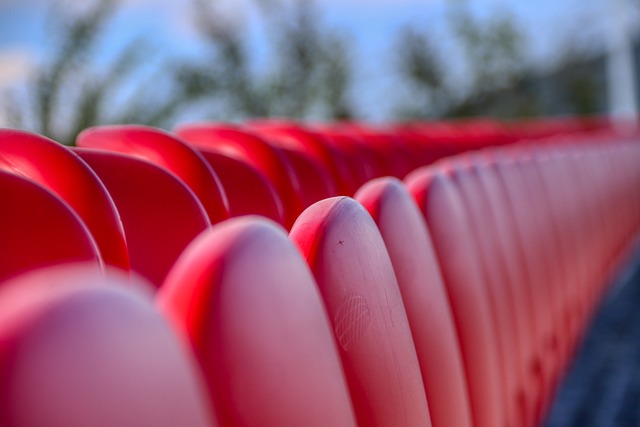 卡斯尔成马刺队史第三位在21岁以下得到30+10+5的球员